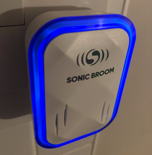 Load image into Gallery viewer, Sonic Broom Rat & Mouse Pest Repeller, Ultrasonic Rodent Scarer Alarm, Indoor Plug in, 2 Pack.