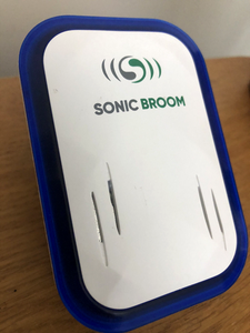 Sonic Broom plug front angled view close up